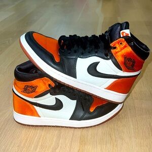 Amazing Condition Women’s Jordan 1 Retro High Satin Shattered Backboard